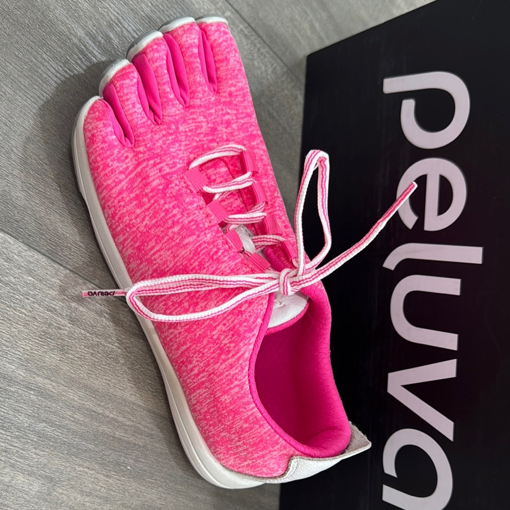 Peluva Women's Toes Shoes - Picture 4 of 9